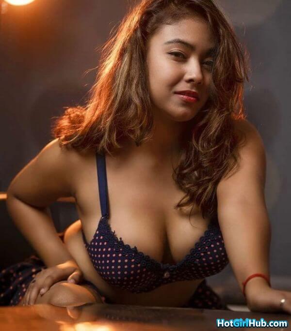 Beautiful Indian Girls Showing Huge Boobs 4
