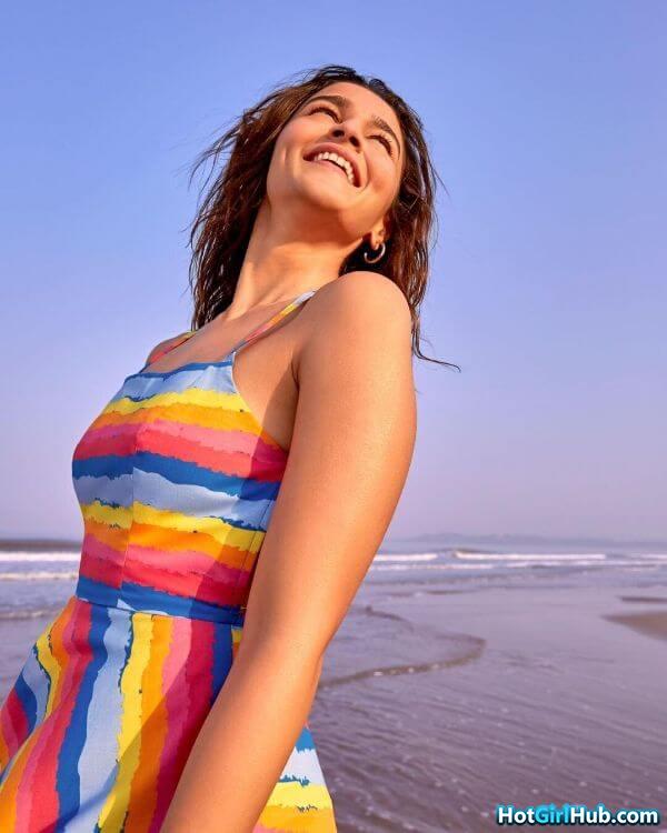 Sexy Alia Bhatt ​hot Bollywood Actress Pics 7
