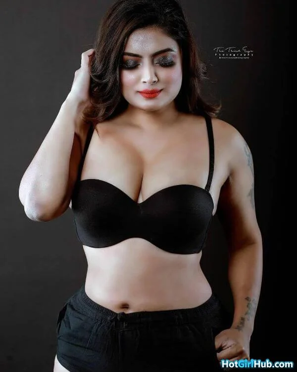 Sexy Indian Teen Girls Showing Big Tits 12