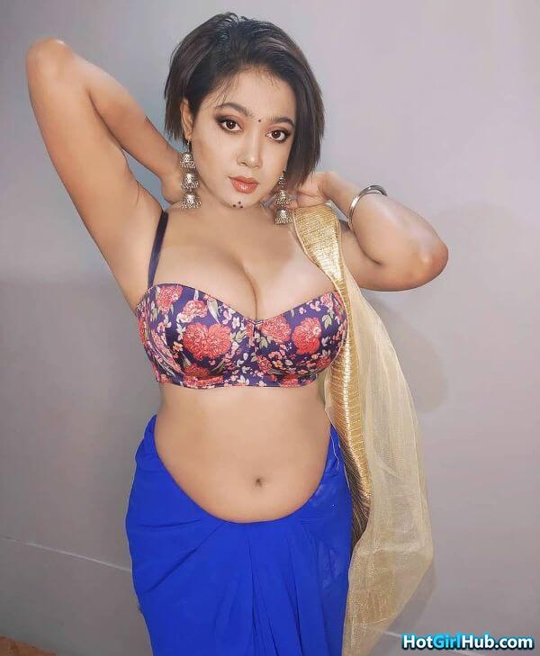 Sexy Indian Teen Girls Showing Big Tits 13