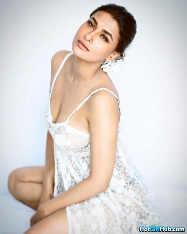 Sexy Pavitra Punia ​hot Indian Actress Pics 10