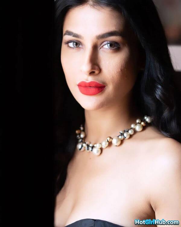 Sexy Pavitra Punia ​hot Indian Actress Pics 4