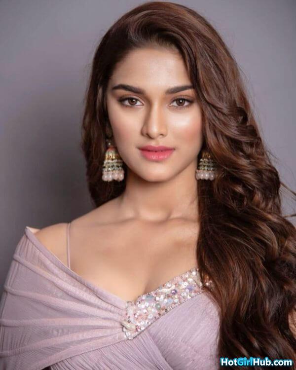 Sexy Saiee Manjrekar ​hot Bollywood Actress Pics 13