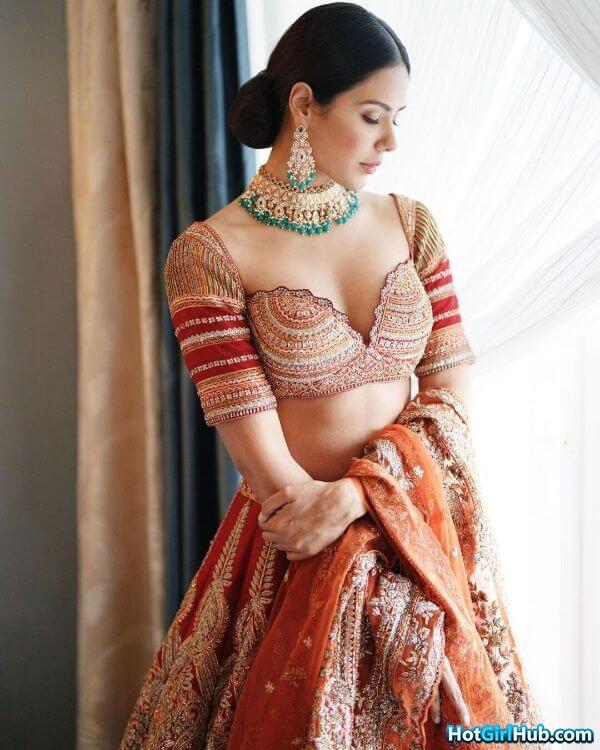 Sexy Sonam Bajwa ​hot Indian Model and Actress Pics 12