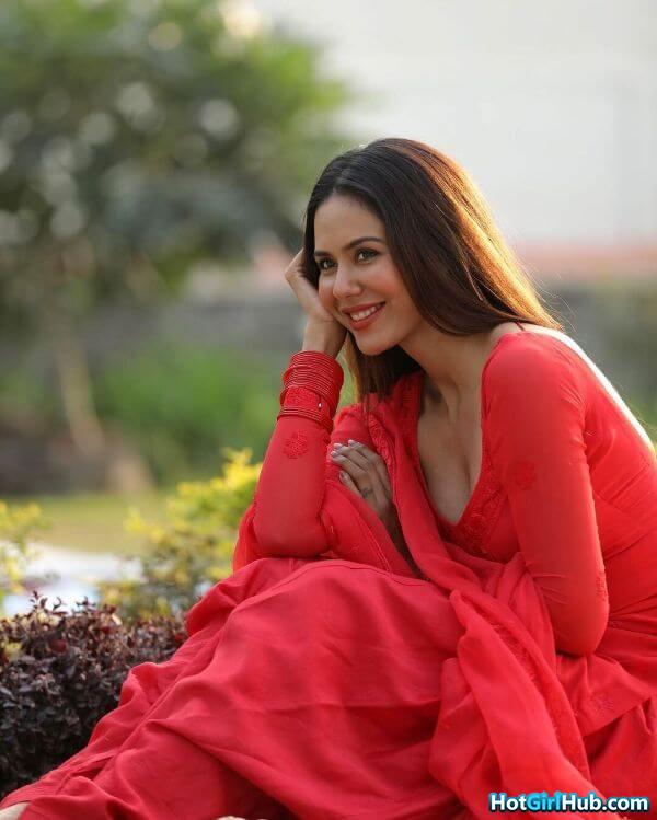Sexy Sonam Bajwa ​hot Indian Model and Actress Pics 4