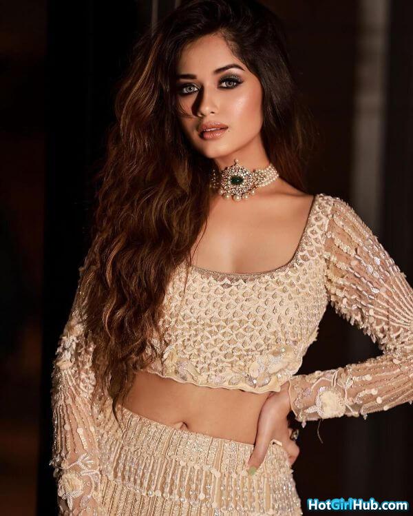Sexy Jannat Zubair Rahmani ​hot Indian Film and Television Actress Pics 7