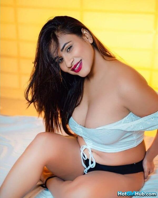 Beautiful Indian Girl Showing Big Tits 8