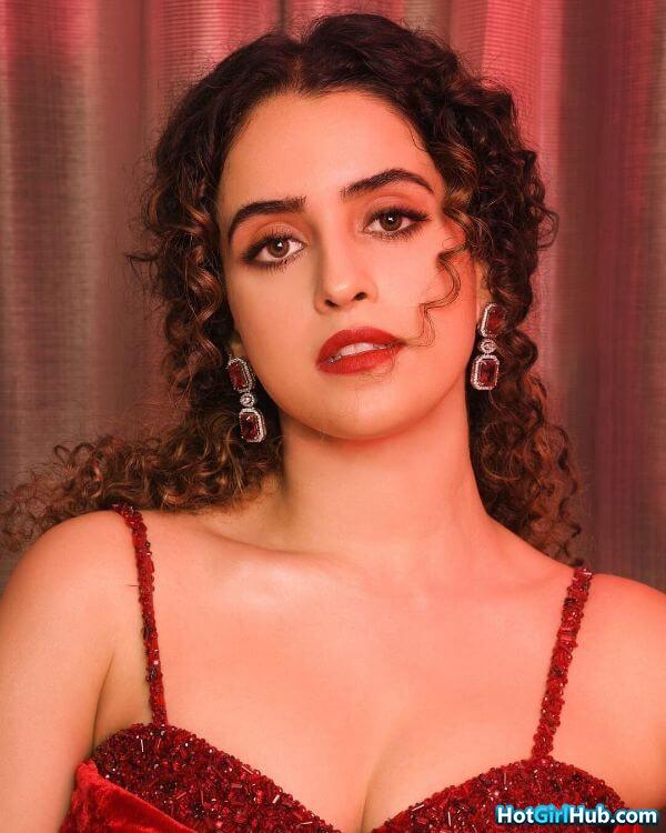 Sexy Sanya Malhotra ​hot Bollywood Actress Pics 9
