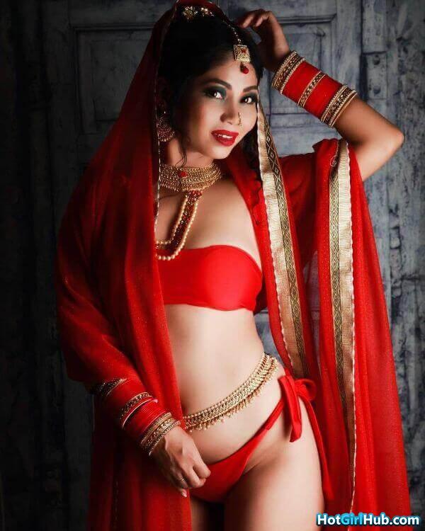 Beautiful Indian Teen Girls Showing Big Tits 15