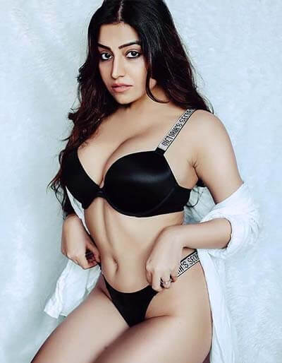 Beautiful Indian College Girl Showing Big Boobs 1