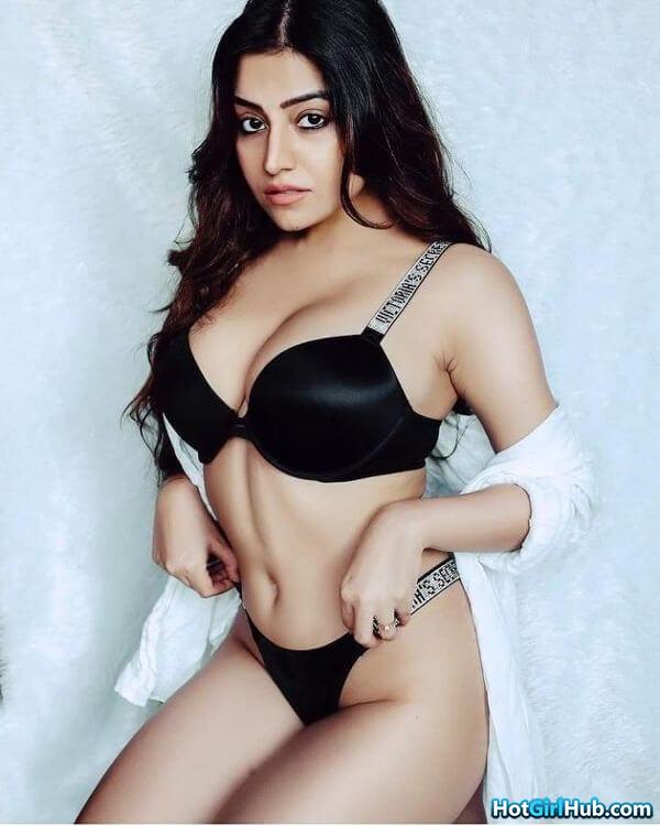 Beautiful Indian College Girl Showing Big Boobs 14