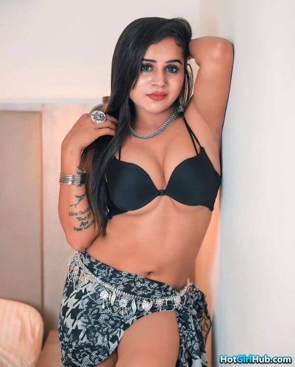 Beautiful Indian College Girl Showing Big Boobs 9