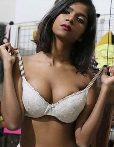 Sexy Indian College Girls Showing Big Tits 1