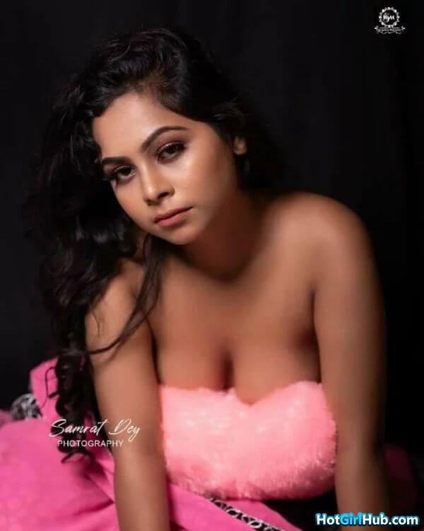 Sexy Indian Instagram Model Showing Big Boobs 11