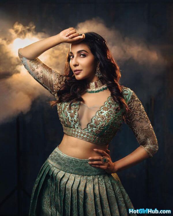 Sexy Parvati Nair ​hot South Indian Film Actress Pics 6
