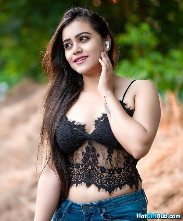 Hot Indian College Girls With Big Tits 4