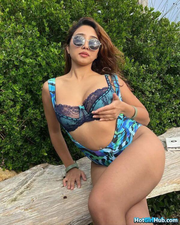 Hot Indian Girls in Bikini Showing Sexy Body 7