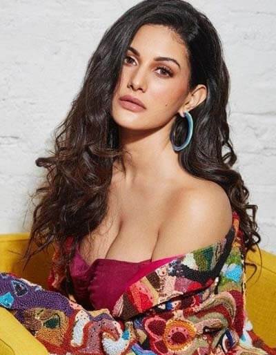 Sexy Amyra Dastur ​hot Bollywood Actress Pics 1