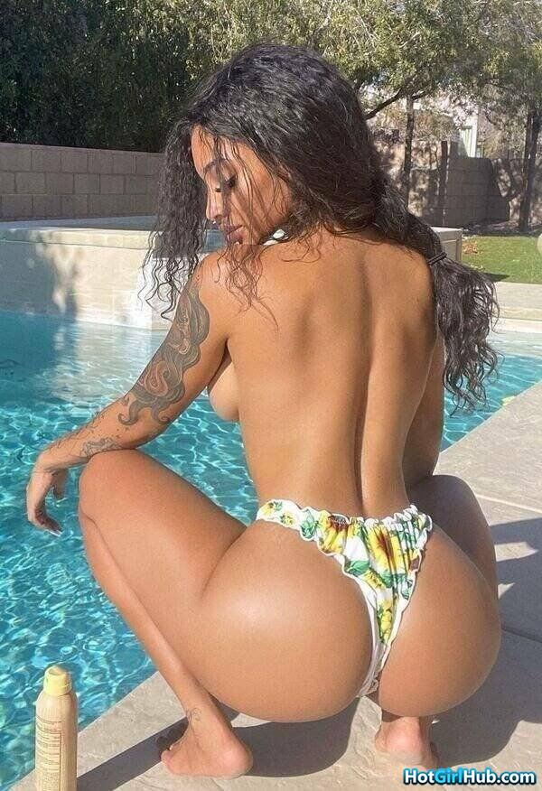 Sexy Girls With Tattoos Showing Big Ass 8