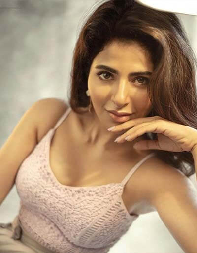 Sexy Iswarya Menon ​hot Indian Actress Pics 1