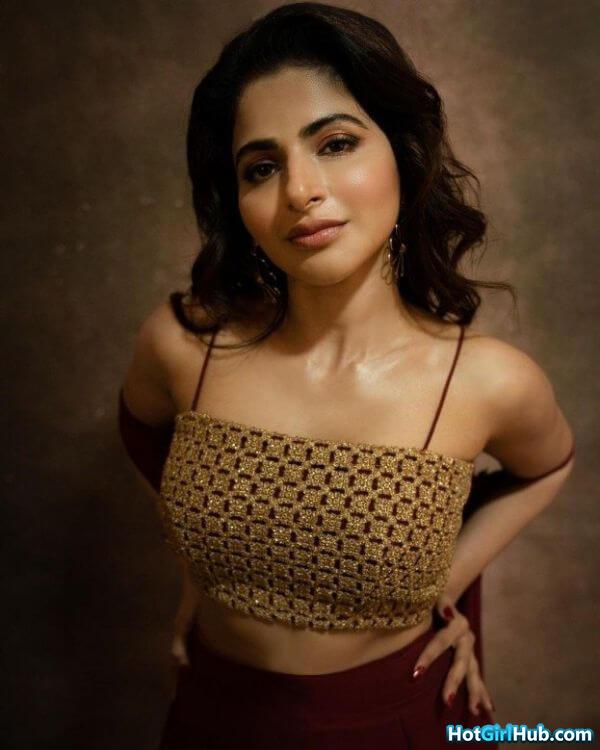 Sexy Iswarya Menon ​hot Indian Actress Pics 12