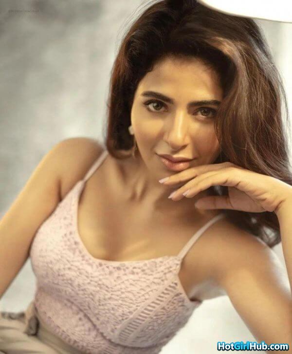 Sexy Iswarya Menon ​hot Indian Actress Pics 14