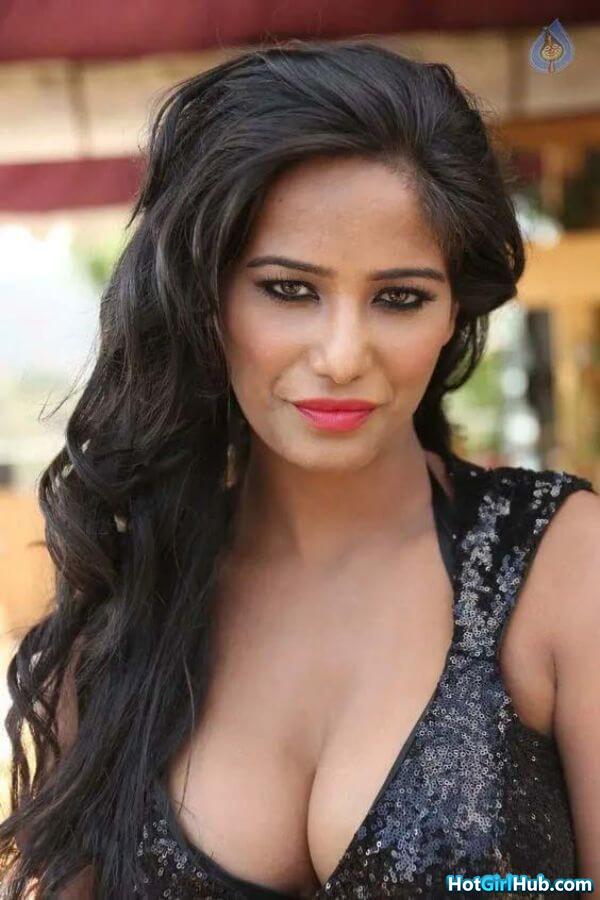 Sexy Poonam Pandey ​hot Bollywood Actress Pics 4