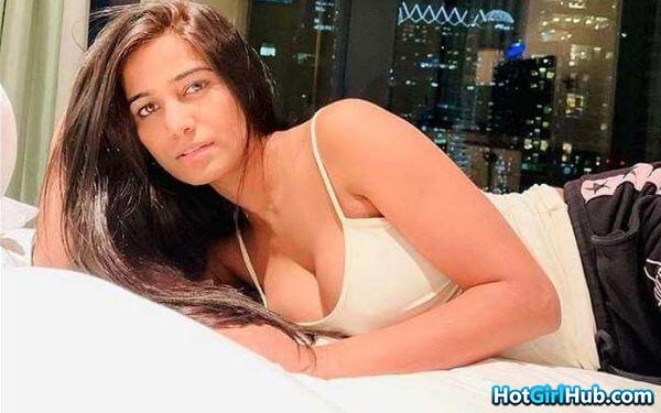 Sexy Poonam Pandey ​hot Bollywood Actress Pics 9