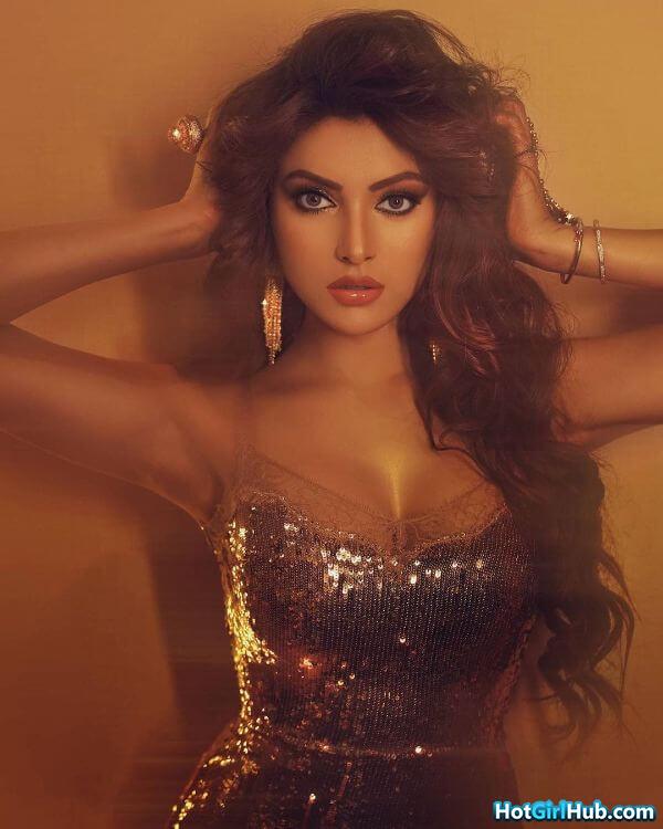 Sexy Urvashi Rautela ​hot Indian Actress Pics 5