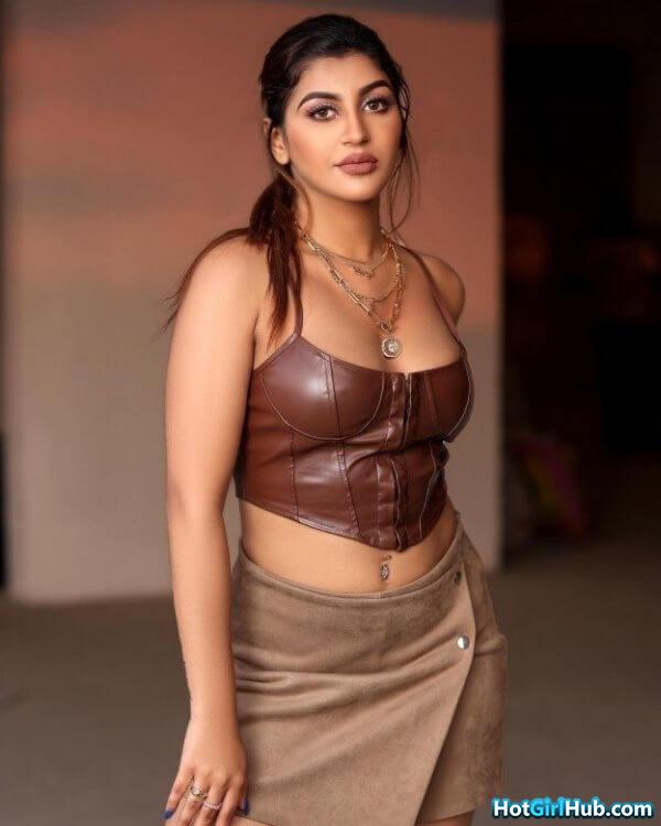 Sexy Yashika Aannand ​hot Tamil Films and Television Actress Pics 7