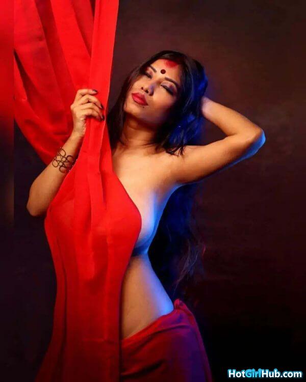 Super Hot Indian Teen Girls Showing Sexy Body 13