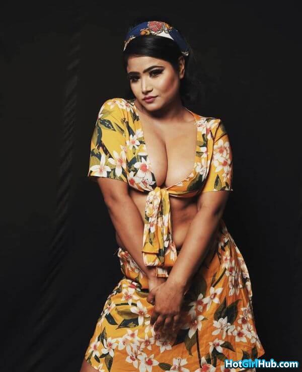 Beautiful Indian Instagram Girls Showing Big Tits 2
