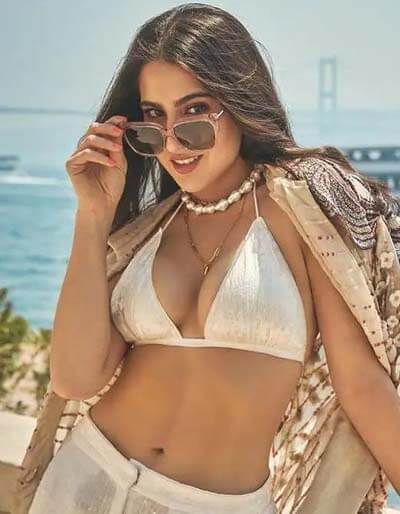 Sexy Sara Ali Khan ​hot Bollywood Actress Pics 1