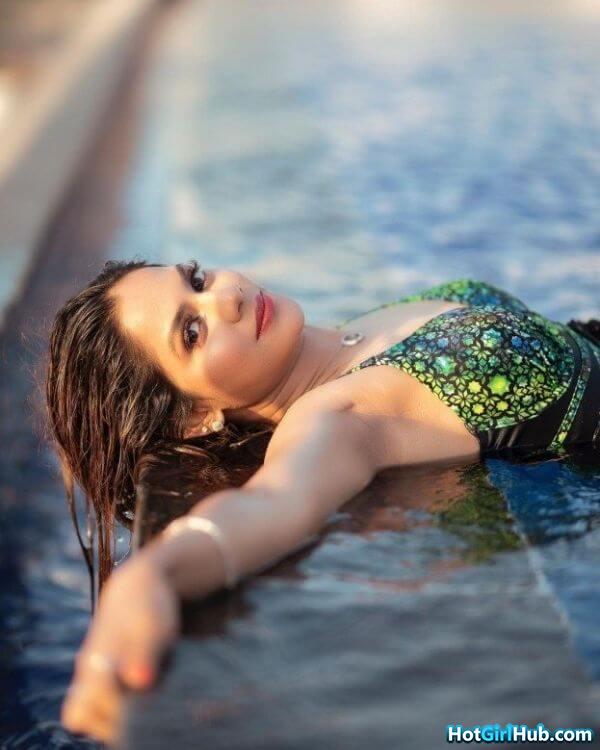 Hot Indian Actress Aishwarya Dutta Big Tits 9