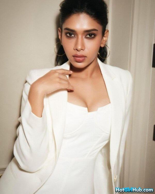 Hot Tamil Actress Dushara Vijayan Big Boobs 7