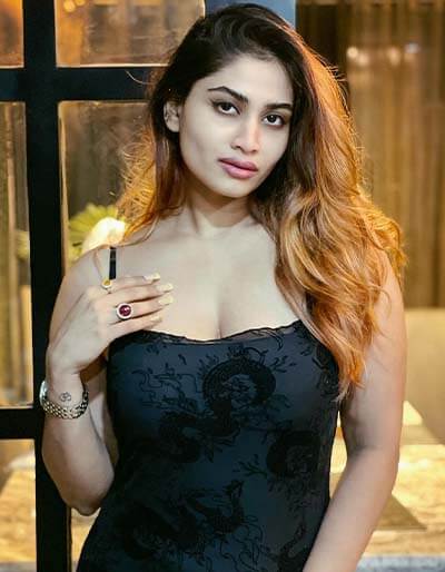 Hot Shivani Narayanan Big Boobs Instagram Models 1