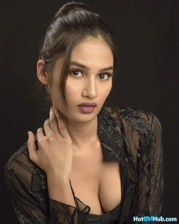 Beautiful Big Tits Indian Girls 10