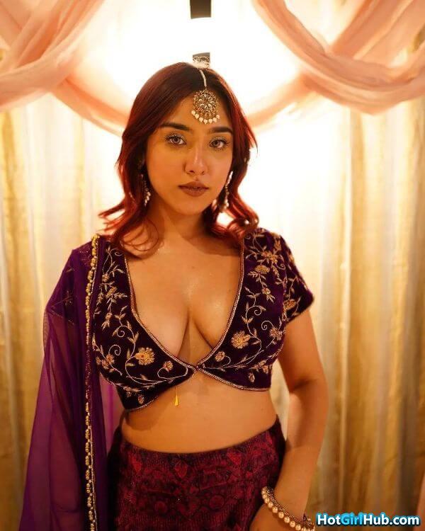 Beautiful Big Tits Indian Girls 2