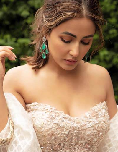 Hot Hindi Television Actress Hina Khan Big Boobs 1