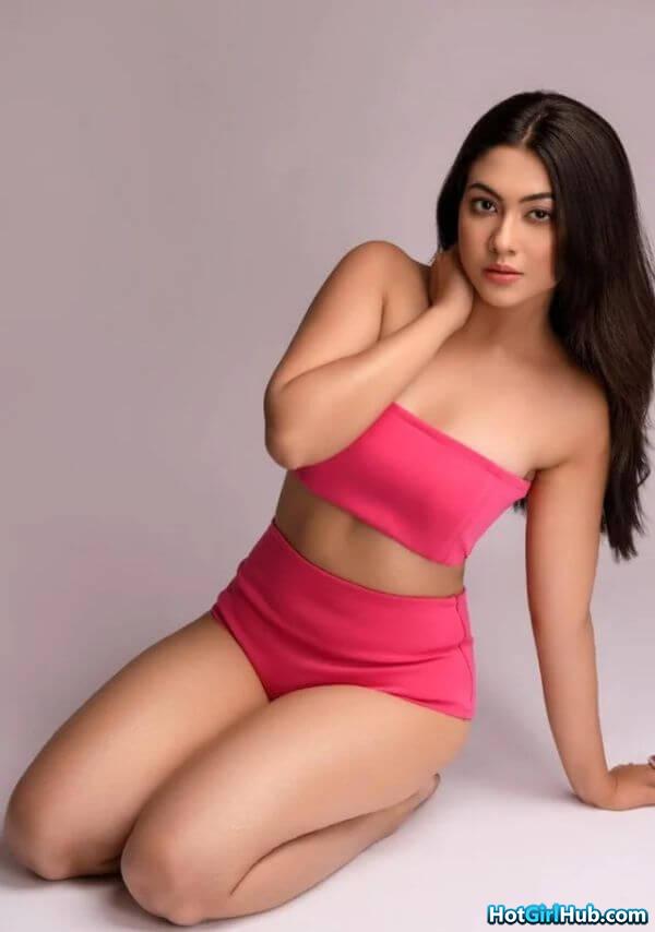 Hot Desi Indian Girls Showing Big Boobs 7