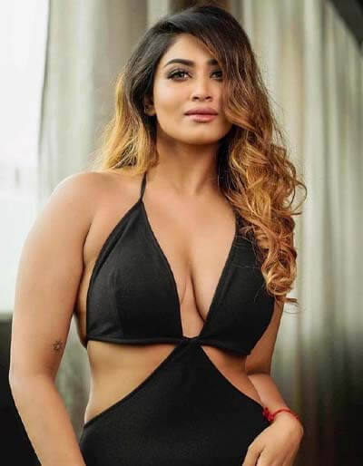 Hot Shivani Narayanan Big Boobs Instagram Models 1