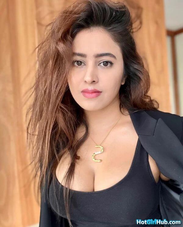 Sexy Indian Girls With Perfect Tits 9