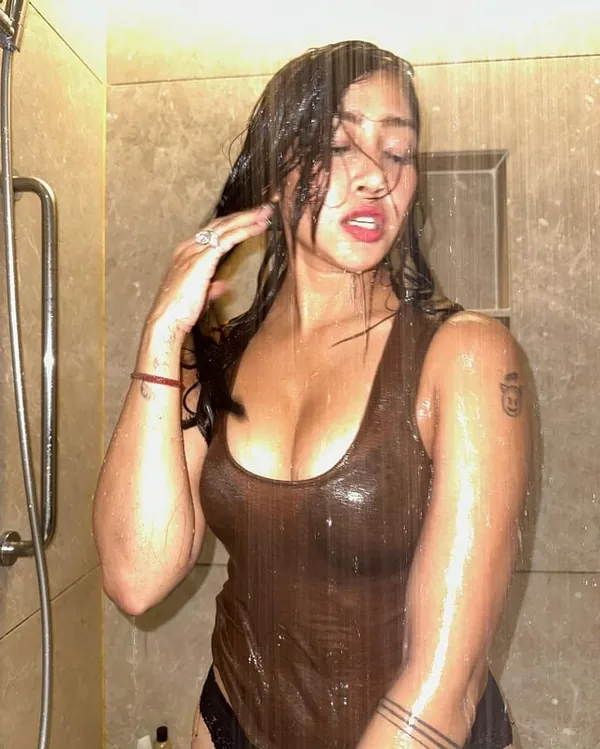 Hot Big Tits Indian Girl Deep Cleavage 10
