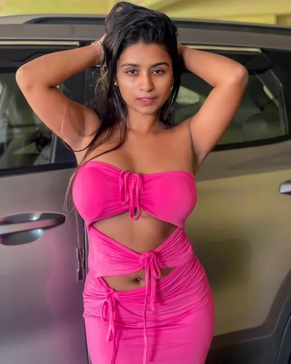 Sexy Desi Girls With Big Tits 10