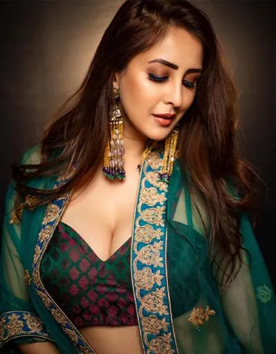 Hot Indian Actress Chahatt Khanna Big Boobs 1