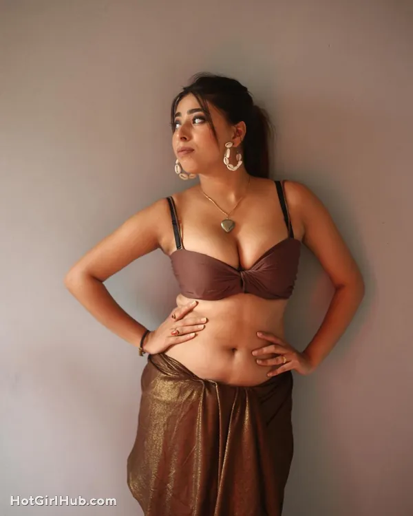 Hot Saanvi Roy Big Boobs Instagram Model 9