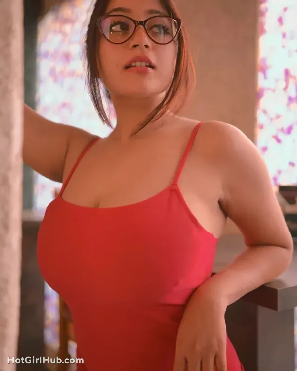 Sexy Desi Girl With Big Boobs 10