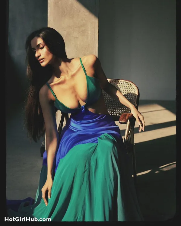 Hot Diksha Singh Big Boobs Instagram Model 9