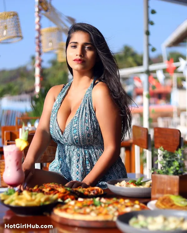 Hot Pratika Sood Big Boobs Instagram Model (14)