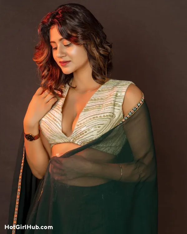 Hot Anjali Arora Big Boobs Instagram Model (14 Pics) (2)